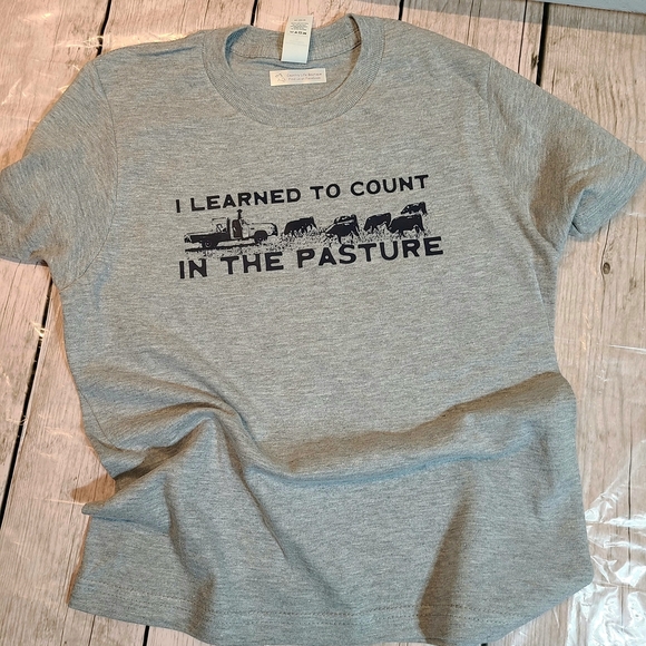 I Learned To Count In The Pasture Gray Kids Short Sleeve Tee - Picture 1 of 3